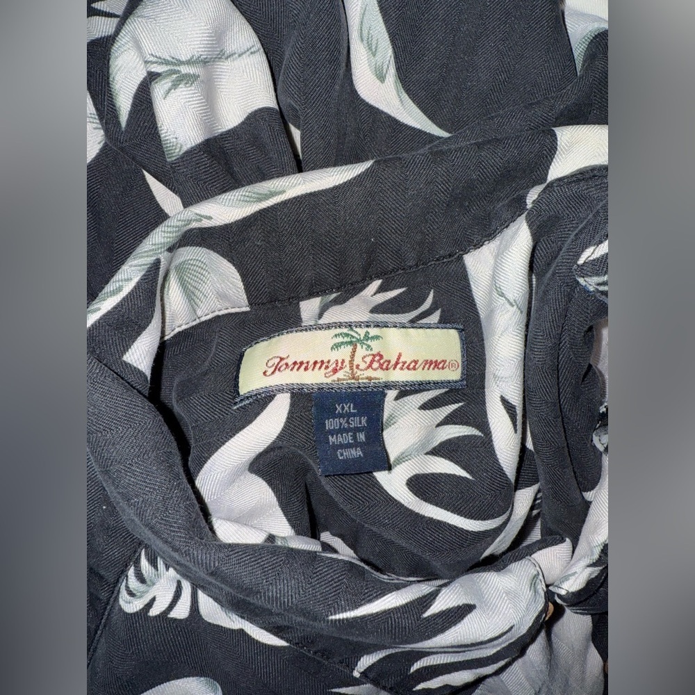 Tommy Bahama Floral Polo Shirt​​ - Picture 2 of 4